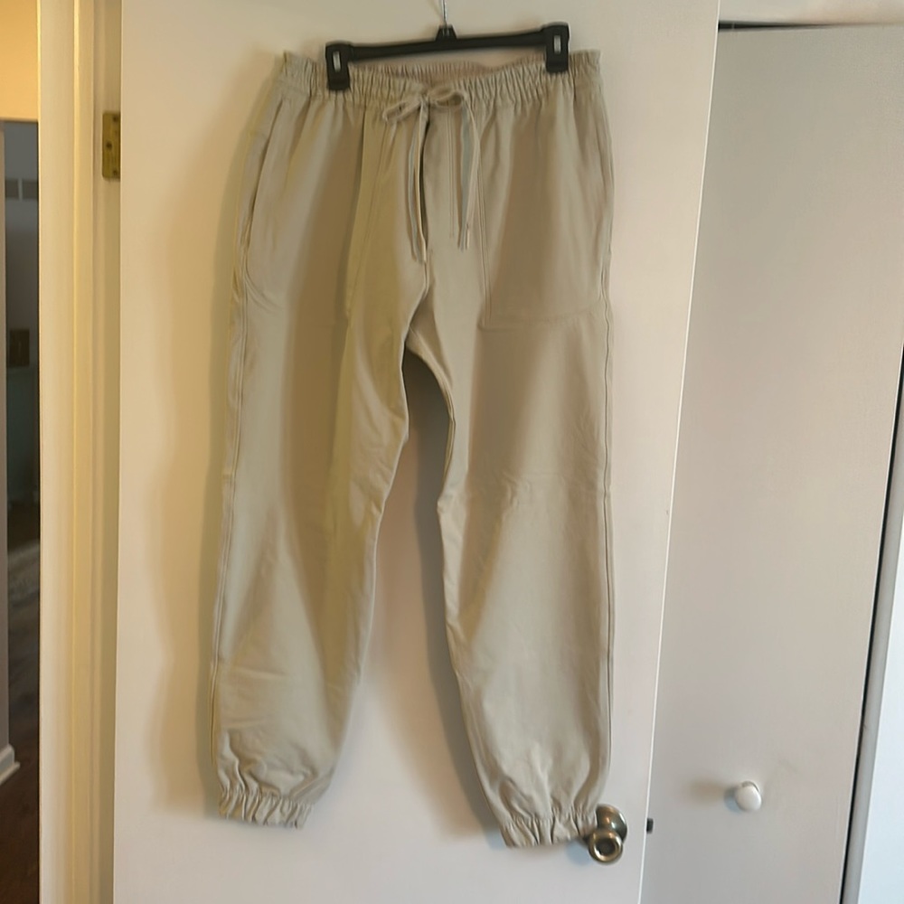 Lululemon NWOT joggers xl abc bowline utilitech. EUC cream